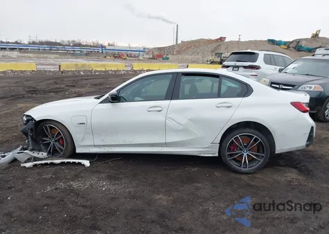 2023 BMW 3 Series 330E xDrive из США, поврежденный, VIN 3MW39FS03P8D08229